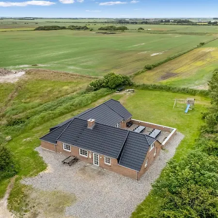 Feriehus Botmar - 1-5km From The Sea By Interhome *