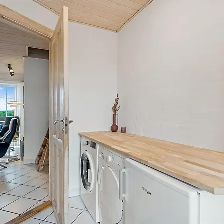 Botmar - 1-5km From The Sea By Interhome Feriehus
