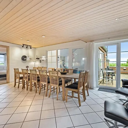 Botmar - 1-5km From The Sea By Interhome