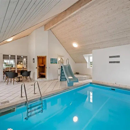 Botmar - 1-5km From The Sea By Interhome Feriehus *
