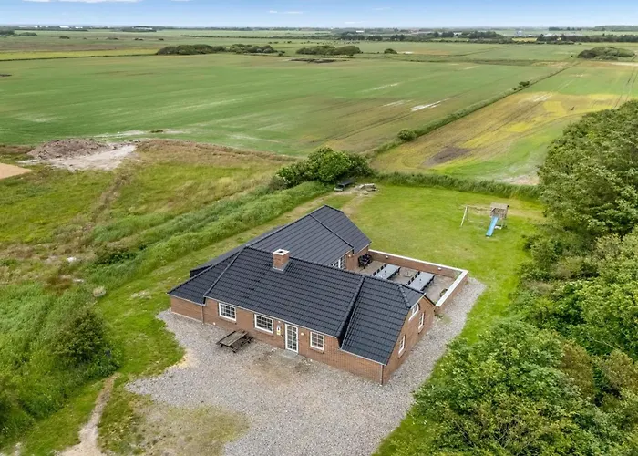 Holiday home Botmar - 1-5km From The Sea By Interhome *