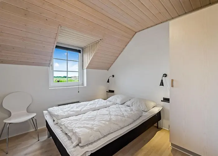 Botmar - 1-5km From The Sea By Interhome