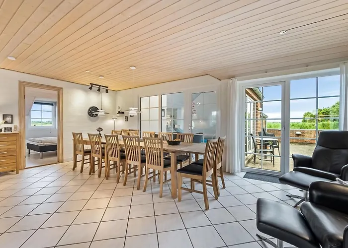 Botmar - 1-5km From The Sea By Interhome